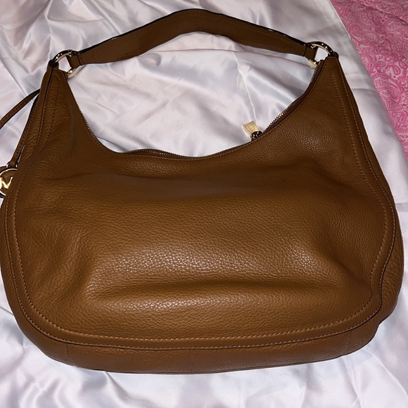 Michael Kors - “Lydia” hobo in Acorn/ soft tan/brown Questions just ask - Picture 10 of 13